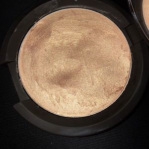 BECCA Highlight